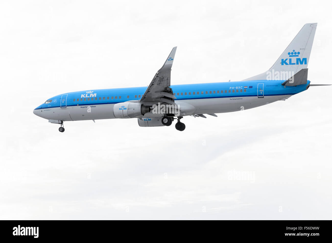 Flugzeug - Boeing 737-8K 2-- KLM-Airline, landet am Flughafen Madrid-Barajas - Adolfo Suarez. Stockfoto