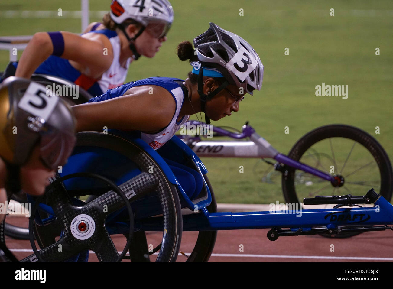 Doha, Katar. 28. Oktober 2015. Die Frauen 800 m Finale T34 bei der IPC Leichtathletik Weltmeisterschaft 2015 findet in Doha, Katar Credit: Ionel Sorin Furcoi/Alamy Live News Stockfoto