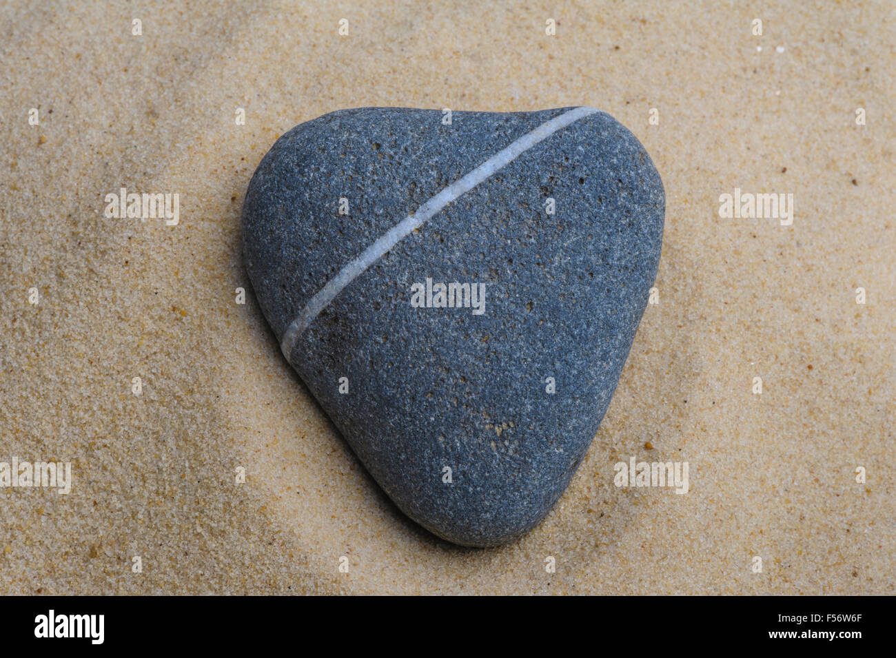 Stein in der Form eines Herzens. Stockfoto