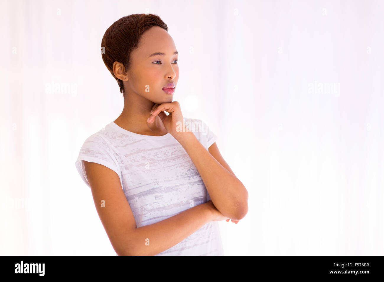 Porträt von nachdenklich afroamerikanische Mädchen Stockfoto