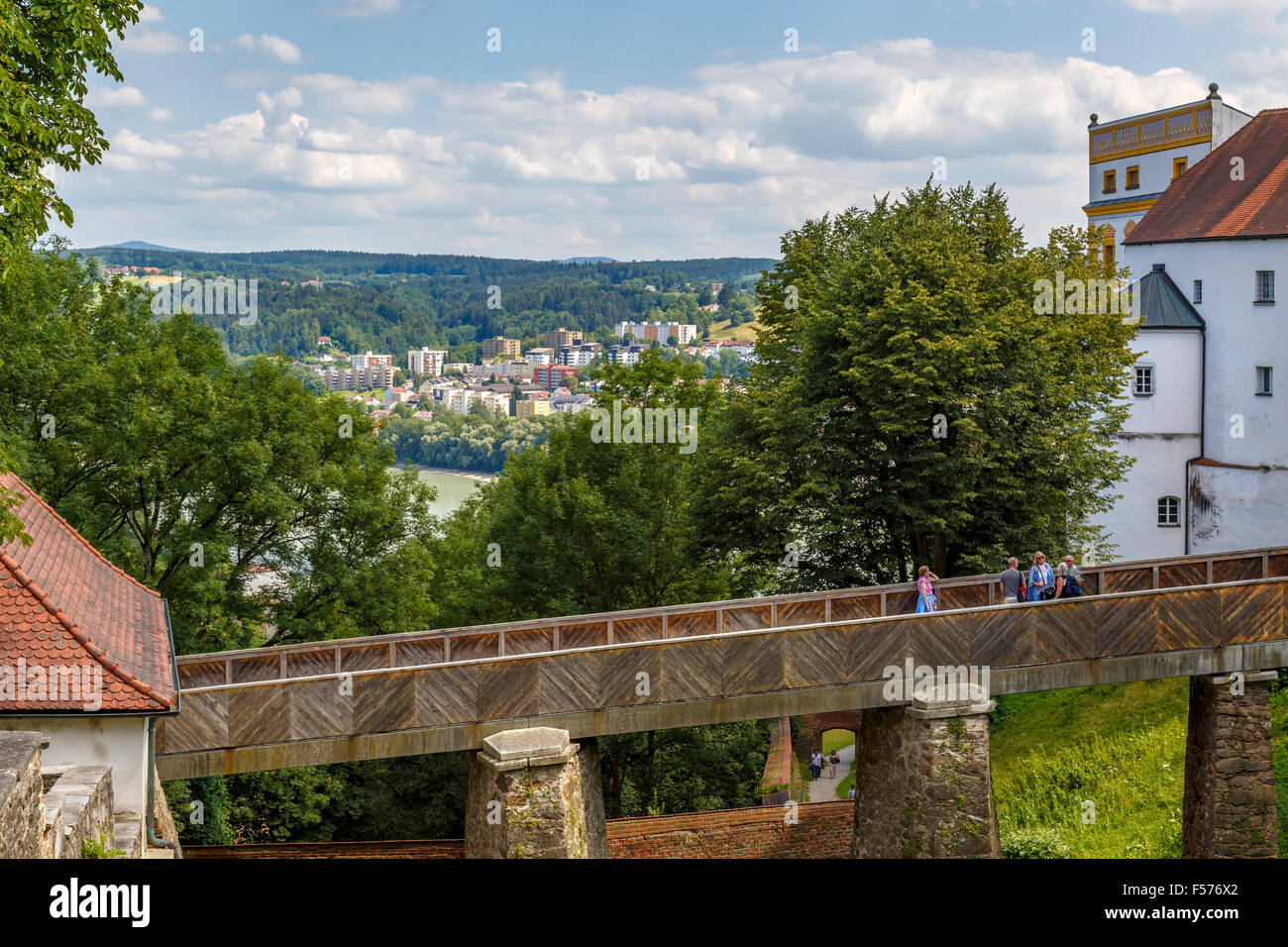 Aussicht von der Veste Oberhaus-Befestigungen mit Blick auf Passau, Bayern, Deutschland. Stockfoto