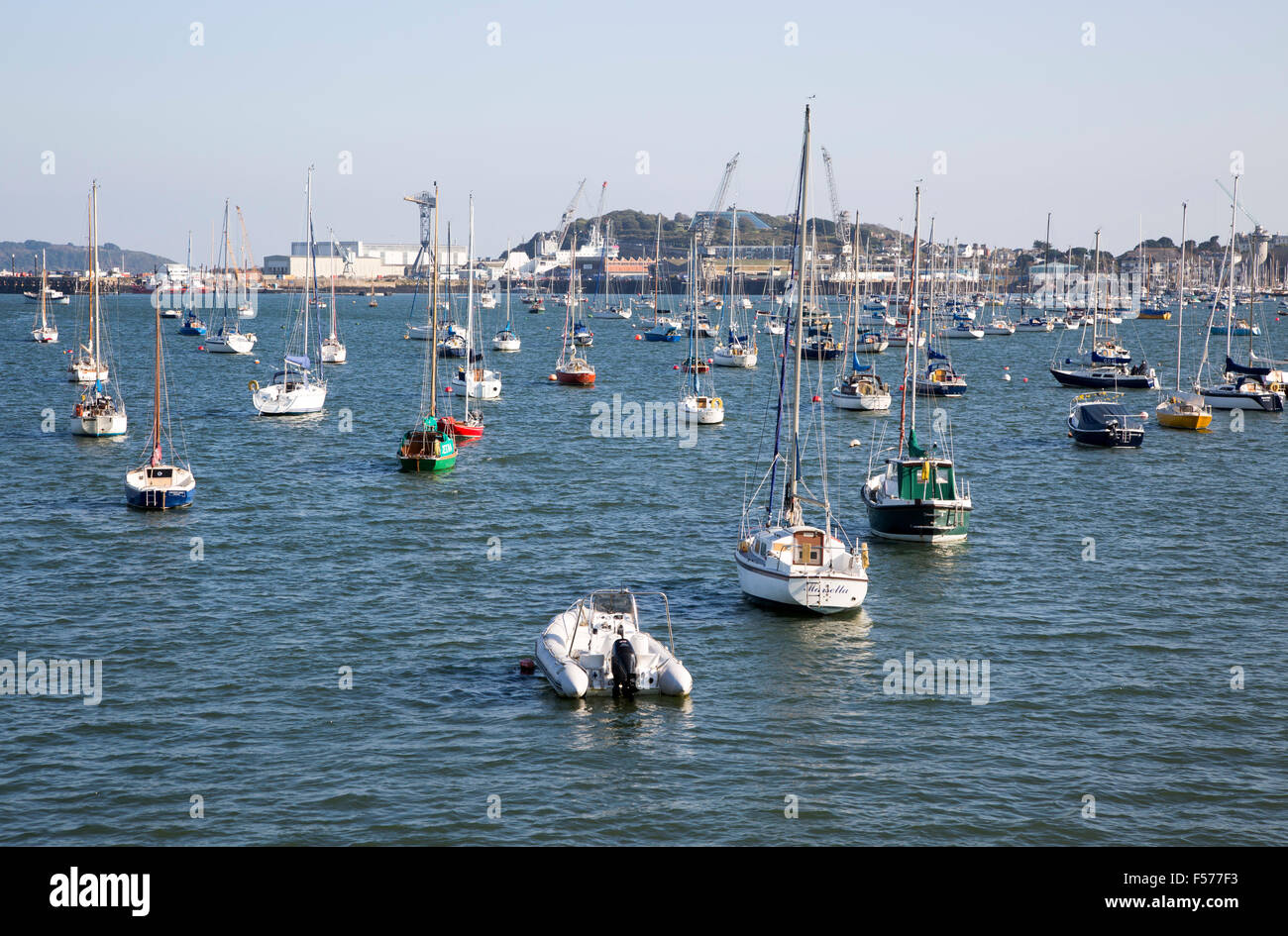 Yachten Liegeplätze Hafen von Falmouth, Cornwall, England, UK Stockfoto