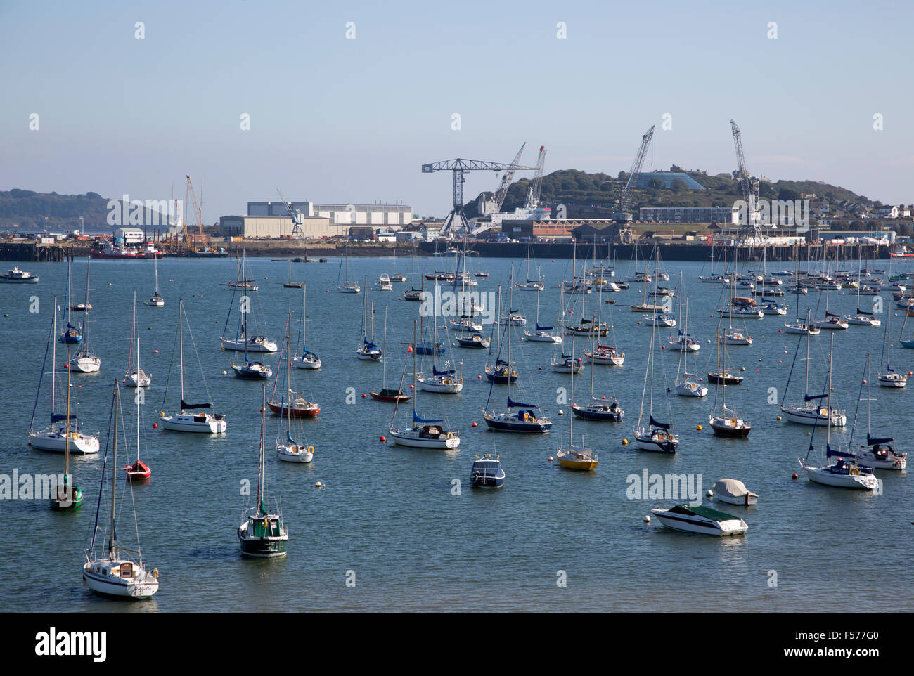 Yachten Liegeplätze Hafen von Falmouth, Cornwall, England, UK Stockfoto