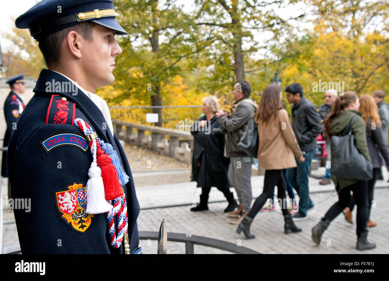 Soldat der Burg Wächter, Prager Burg, 28. Oktober 2015 Credit: Vaclav Mach/Alamy Live-Nachrichten Stockfoto