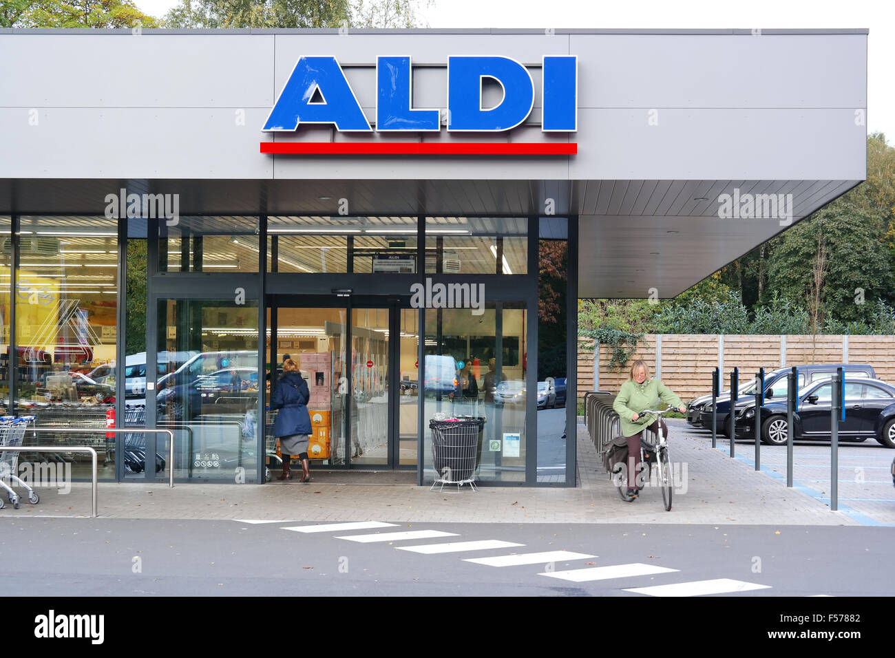 Aldi logo Fotos und Bildmaterial in hoher Auflösung Seite 3 Alamy