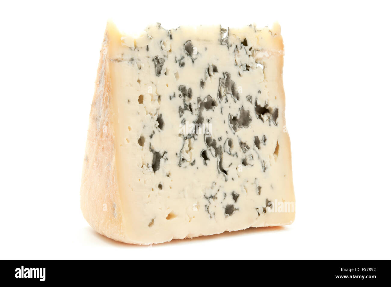 Bleu d ' Auvergne Käse auf weißem Hintergrund Stockfoto