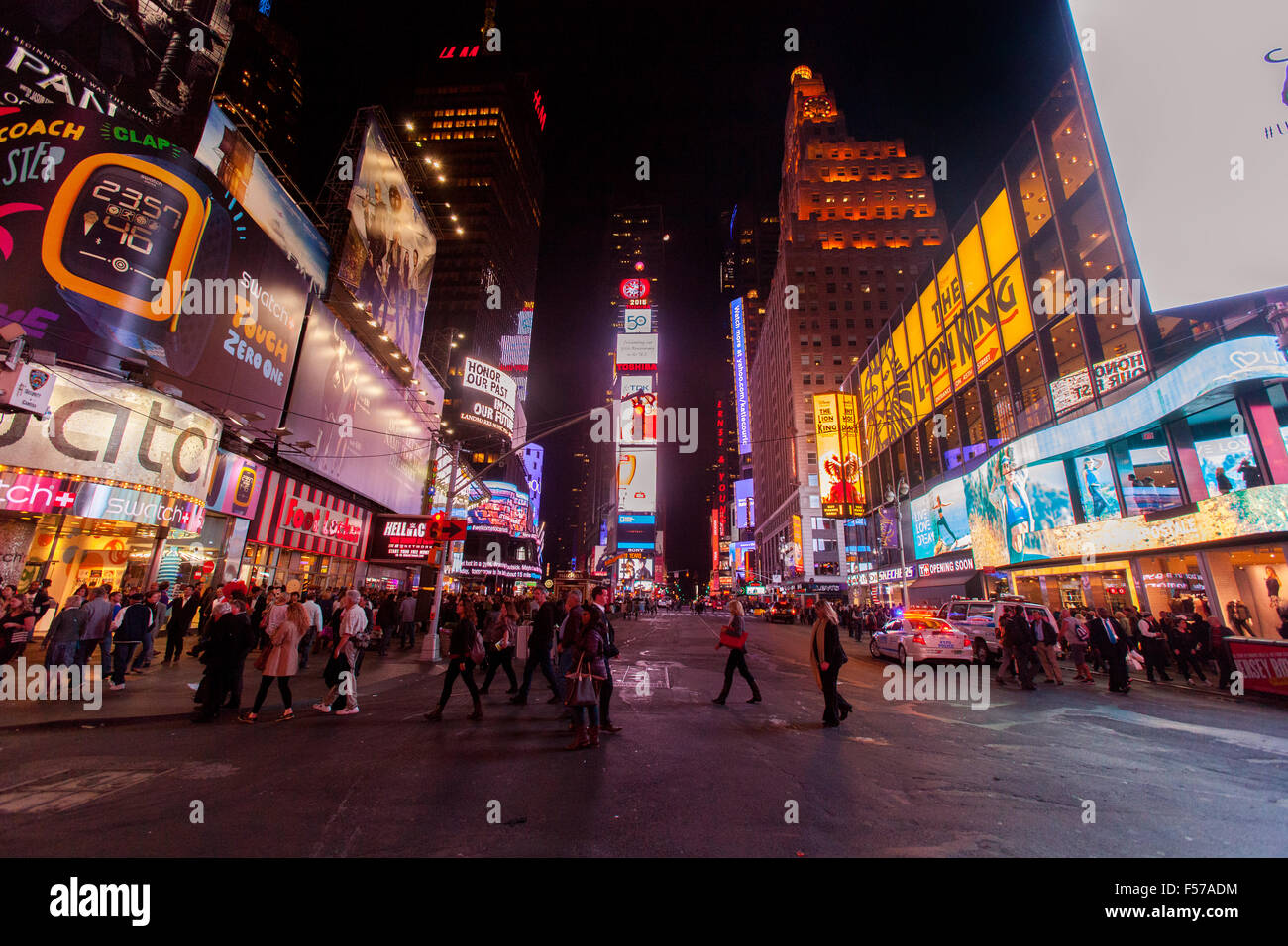 Times Square bei Nacht, Midtown Manhattan, New York City, Vereinigte Staaten von Amerika. Stockfoto