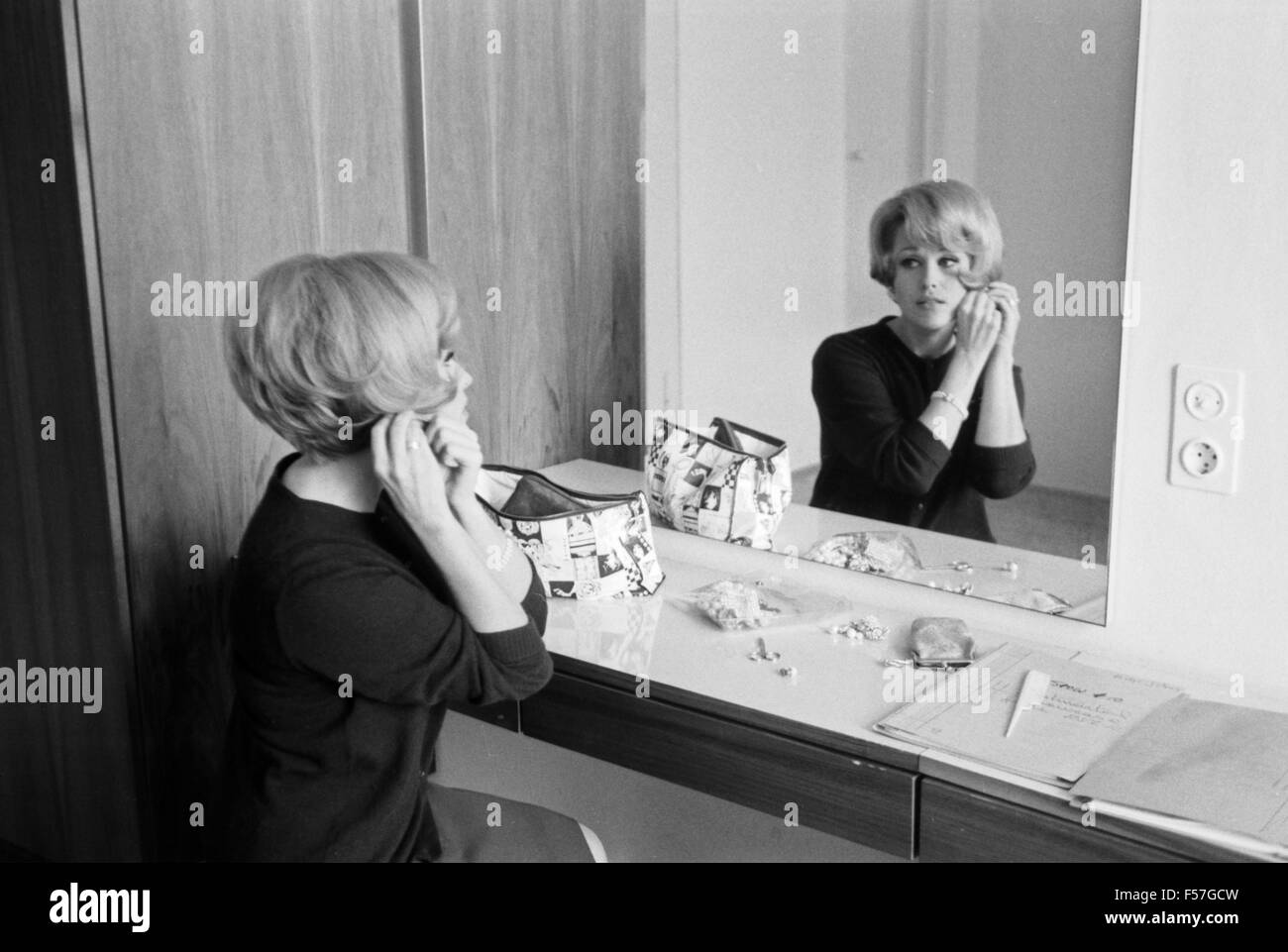 Continental Showcase, Fernsehshow, Deutschland 1966, Regie: Michael Pfleghar, Mitwirkende: Bibi Johns. 24x36swNeg16 Stockfoto