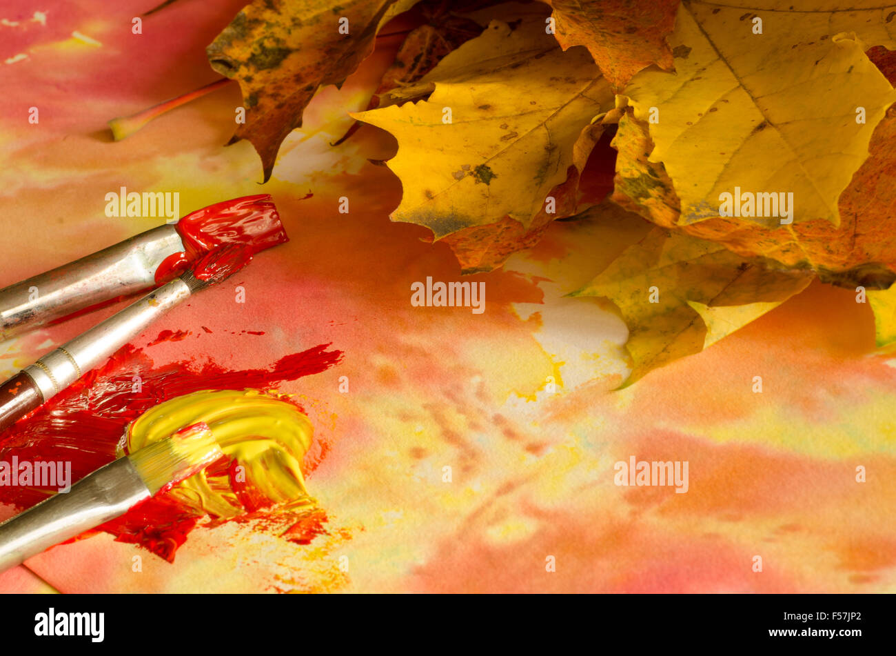 Herbstlaub Malerei mit Aquarellfarben Stockfoto