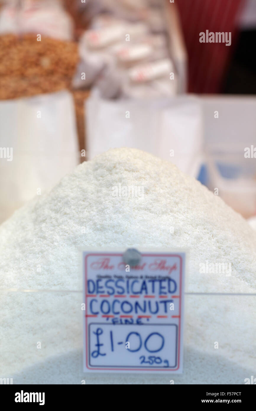 UK, Leeds, getrockneten Kokosnuss in Leeds Markt zu verkaufen. Stockfoto