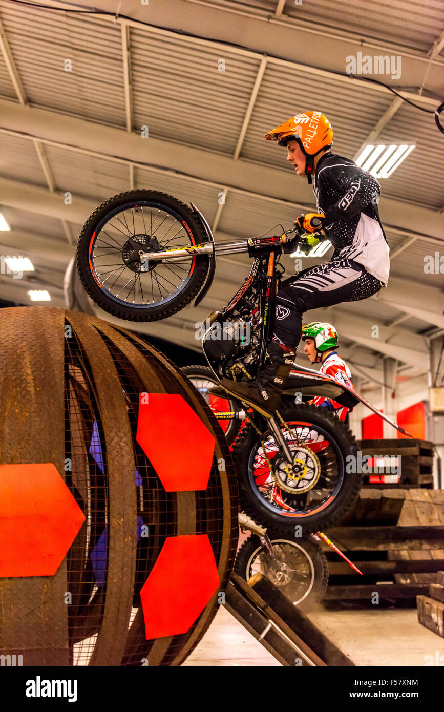 Stoneleigh Park, Warwickshire, UK. Donnerstag, 29. Oktober 2015 Billy Schraube greift die Ausstellung-Kurs bei der Dirt Bike Show Stoneleigh Park Warwickshire Credit: David Holbrook/Alamy Live News Stockfoto