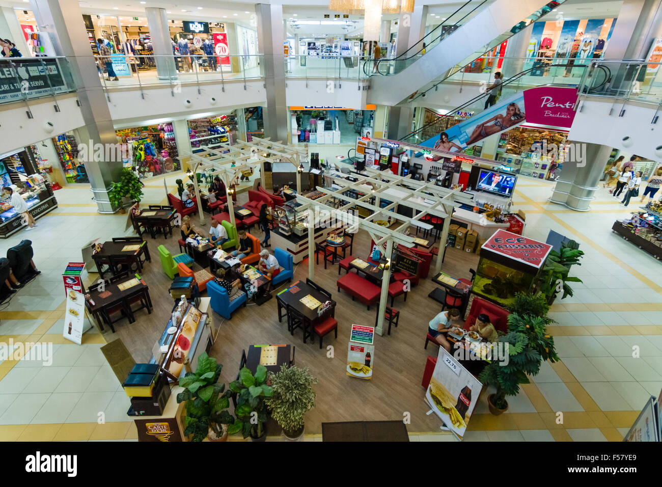 ALANYA, Türkei - 4. Juli 2015: Shopping und Entertainmentcenter - Alanyum. Alanya - ist ein beliebtes Touristenziel auf der ich Stockfoto