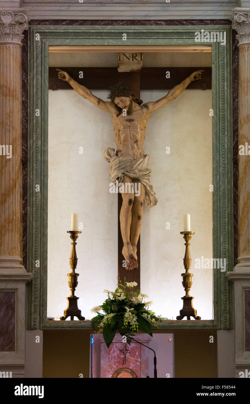 Pietrafitta, Kirche Santa Maria Assunta, hölzernes Kruzifix aus dem siebzehnten Jahrhundert von einem unbekannten Künstler, Umbrien, Italien Stockfoto