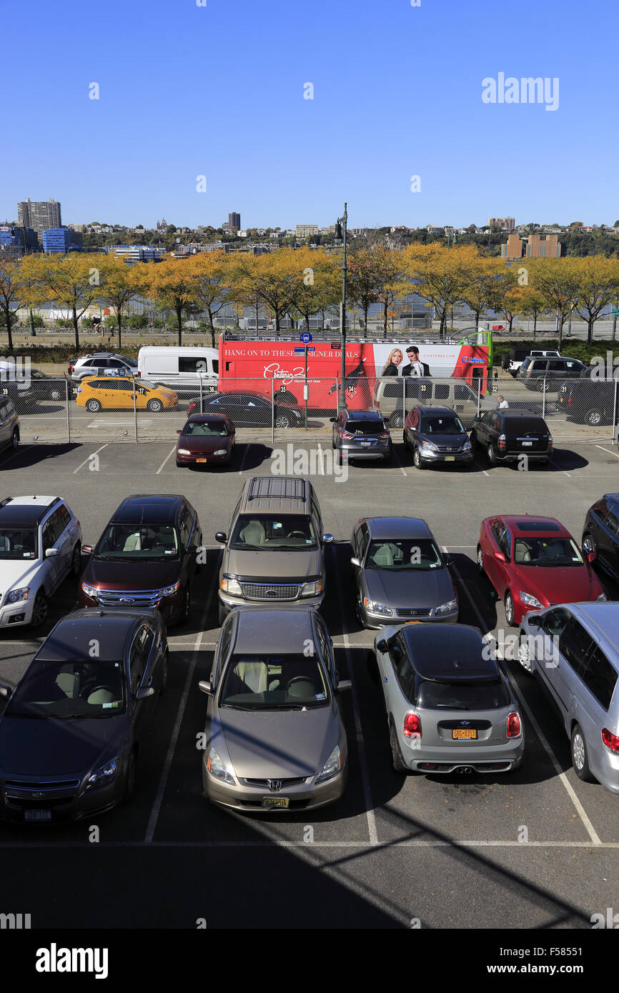 Einen Parkplatz entlang der 12th Avenue in der Nähe von Hudson River im Westen von Manhattan. New York City. USA Stockfoto