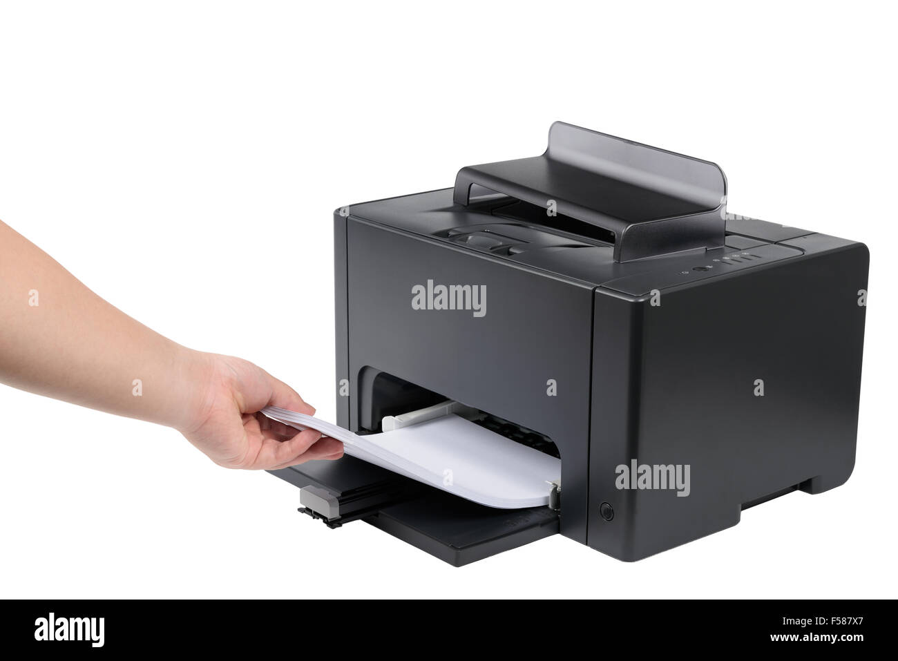 Ergänzt das A4 Papier in einem Laserdrucker, isoliert auf weiss ...