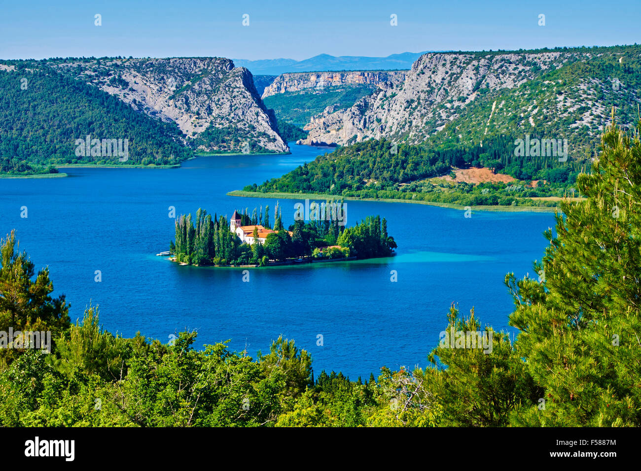 Kroatien, Dalmatien, Sibenik-Knin, Krka Nationalpark, römisch-katholische Franziskaner Kloster Visovac Stockfoto