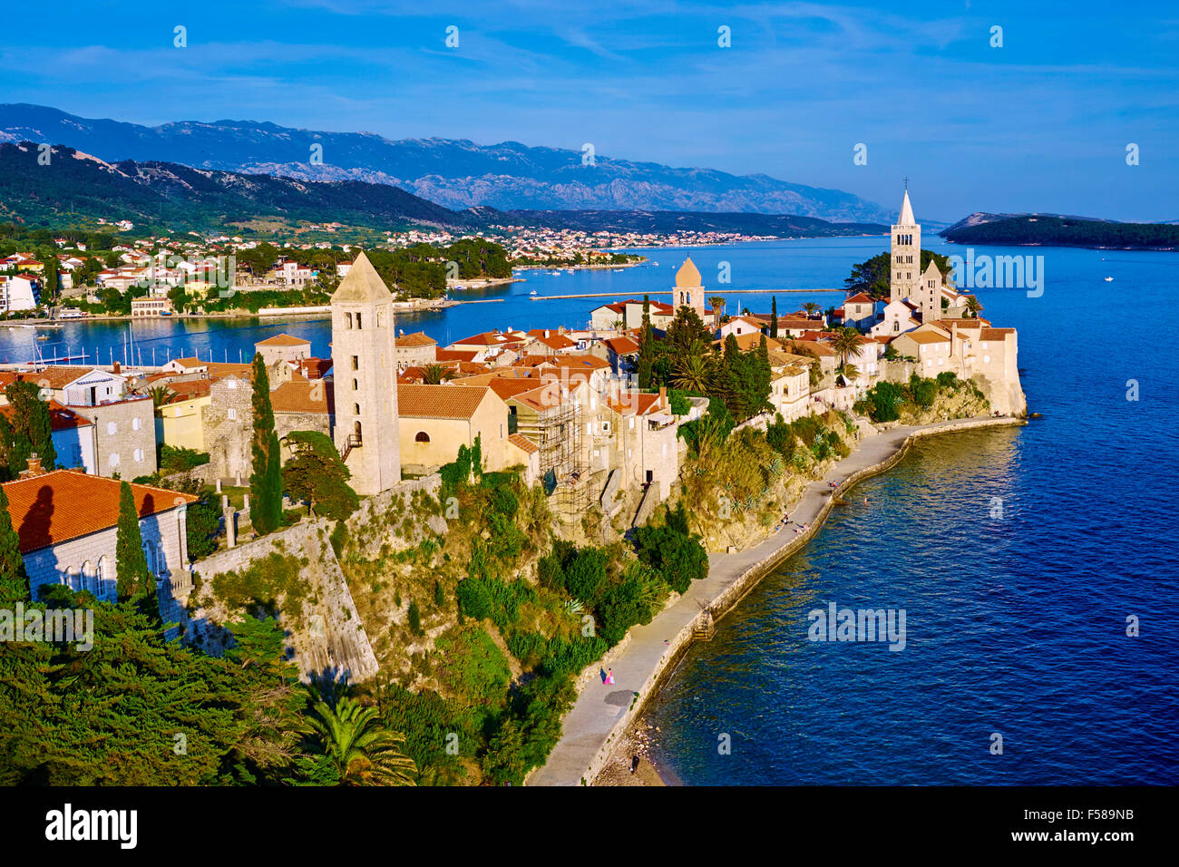 Kroatien, Kvarner Bucht, Insel und Stadt Rab, Türme Abfolge von bell Stockfoto