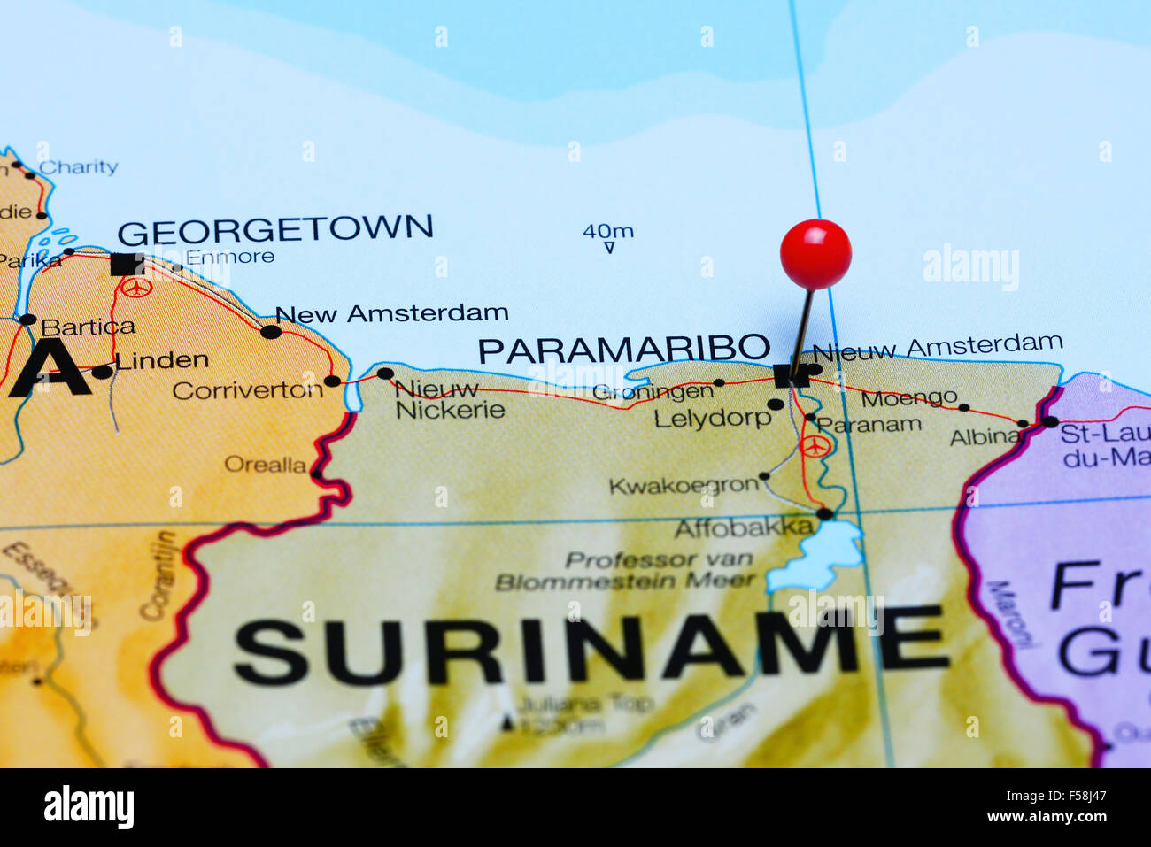 Paramaribo, fixiert auf einer Karte von Amerika Stockfoto