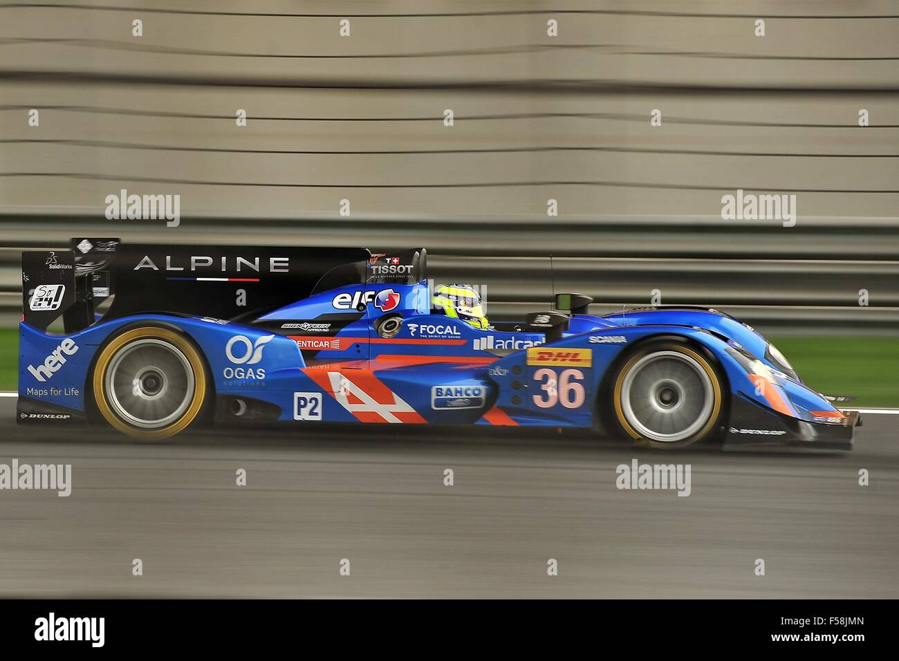 30. Oktober 2015 - Shanghai, Volksrepublik China - N - 36 SIGNATECH ALPINE Frankreich. Alpine A450B - Nissan. Reifen Dunlop, Fahrer NELSON PANCIATICI (FRA), PAUL-LOUP CHATIN (FRA) und TOM DILLMANN (FRA). LE MANS PROTOTYP 2. Shanghai International Circuit. Bildnachweis: Marcio Machado/ZUMA Draht/Alamy Live-Nachrichten Stockfoto