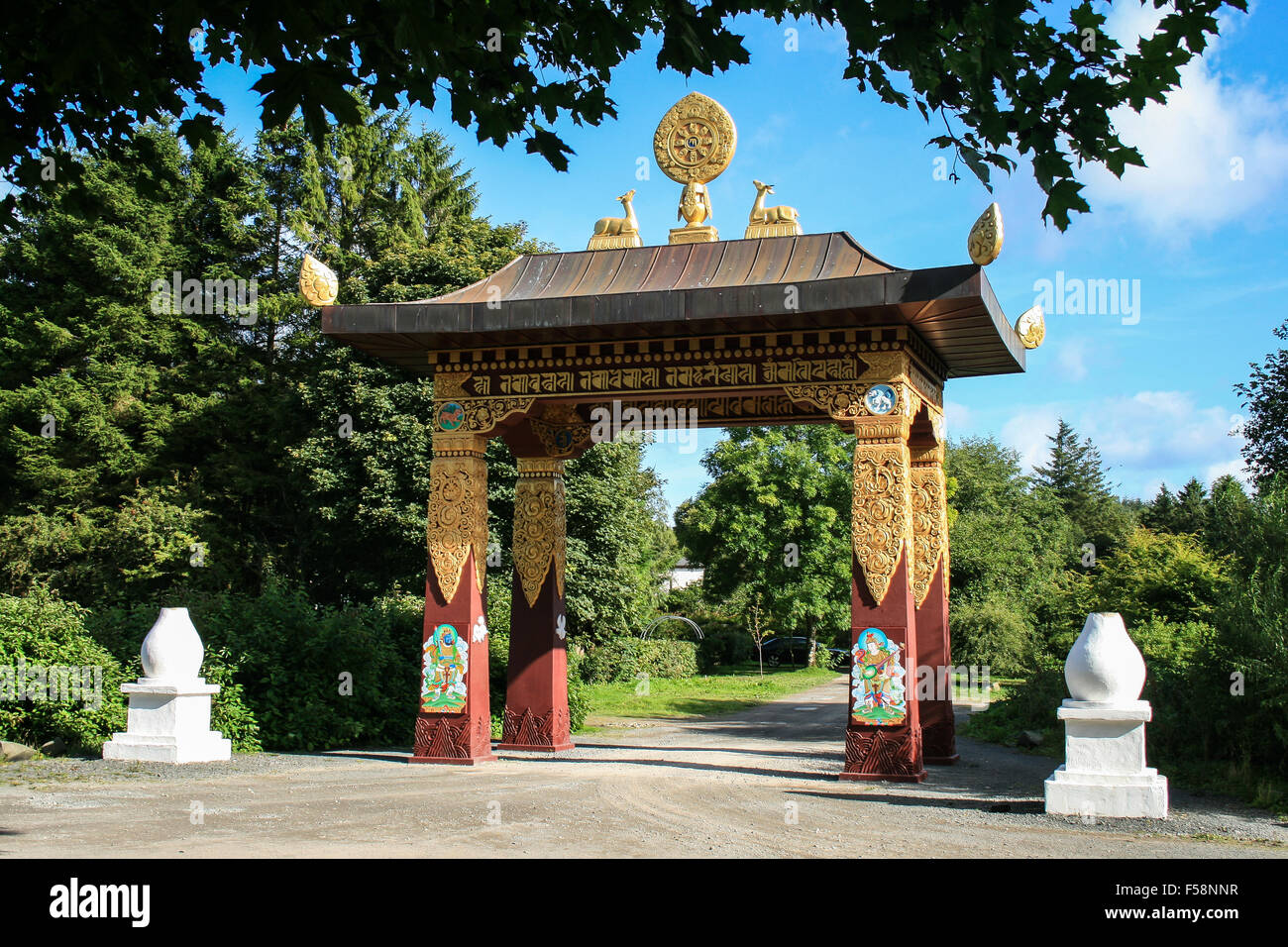 Eingang-Gateway, Kagyu Samye Ling Kloster und tibetischen Zentrum, Eskdalemuir Stockfoto