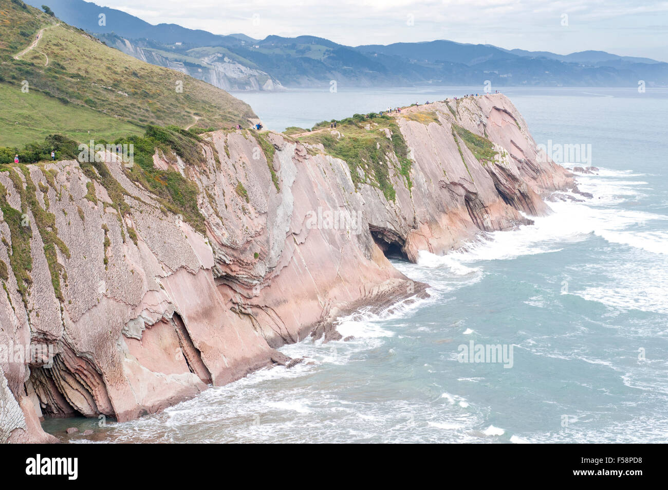 Flysch Bildung in Zumaia Geopark. Baskisches Land. Spanien. Stockfoto