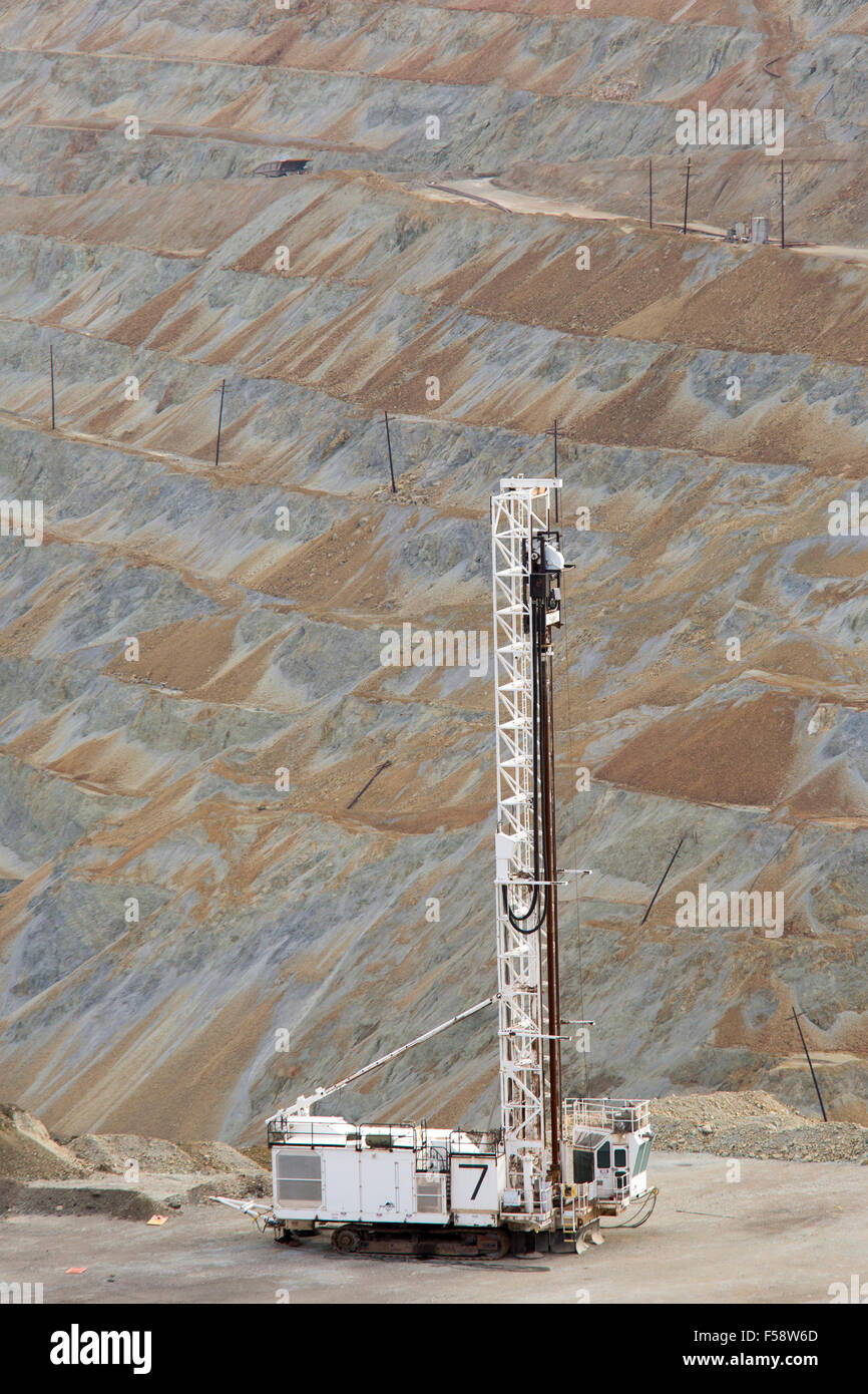 Santa Rita, New-Mexico - Bohranlage in die Chino öffnen Pit copper Mine, betrieben von Freeport-McMoRan. Stockfoto