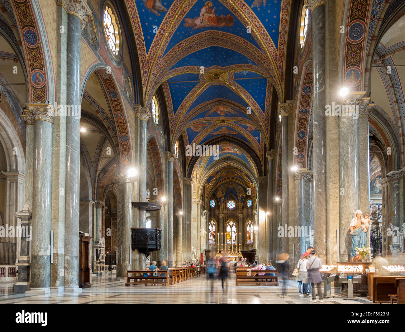 Santa maria sopra minerva basilica -Fotos und -Bildmaterial in hoher