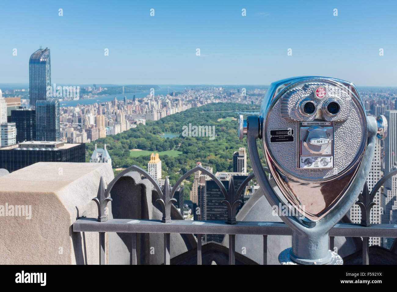 Blick über Manhattan und den Central Park von der Aussichtsplattform des Rockefeller Center in New York Stockfoto