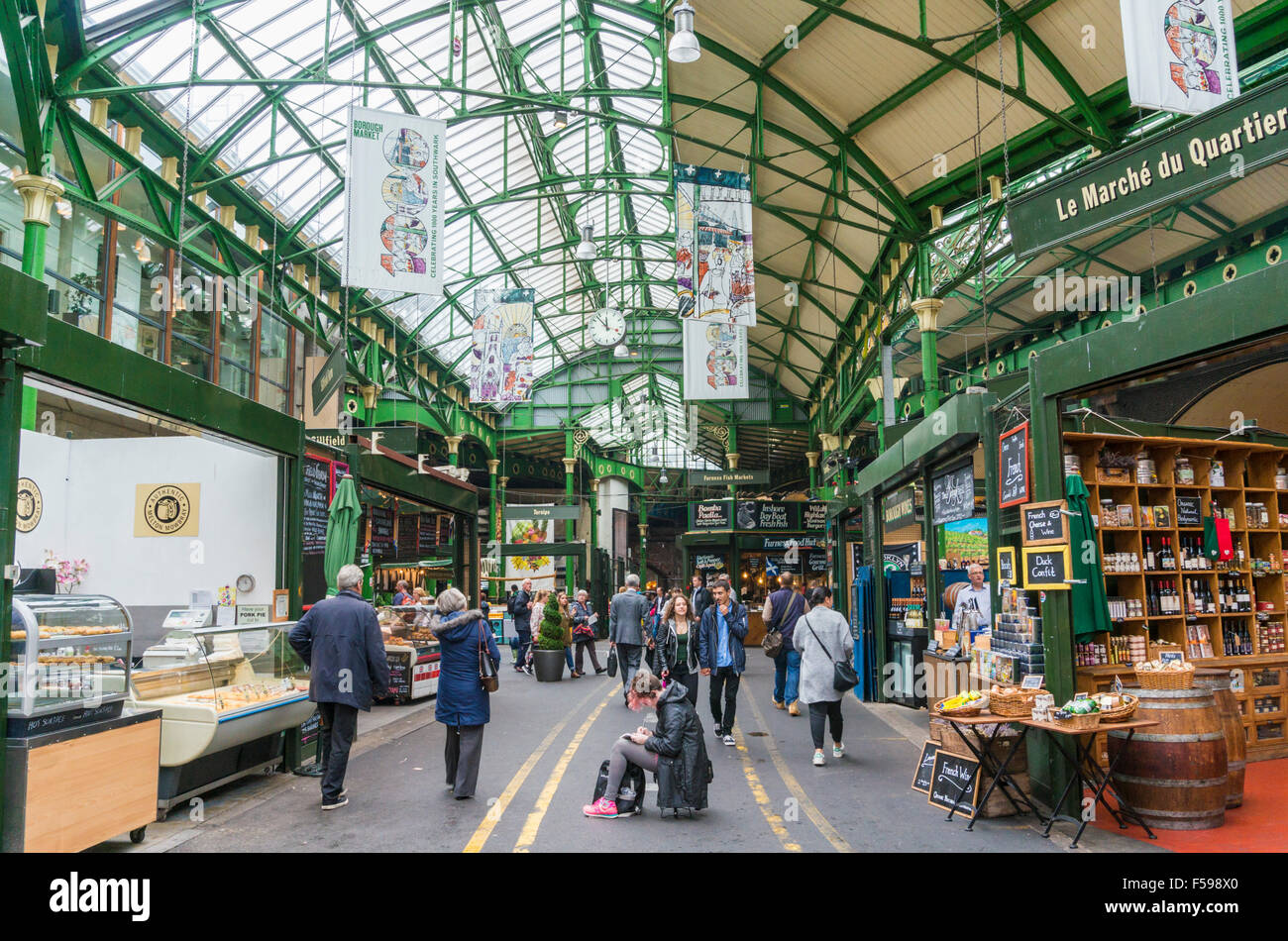 Stände, bei Borough Market Borough High Street London England UK GB EU Europa Stockfoto