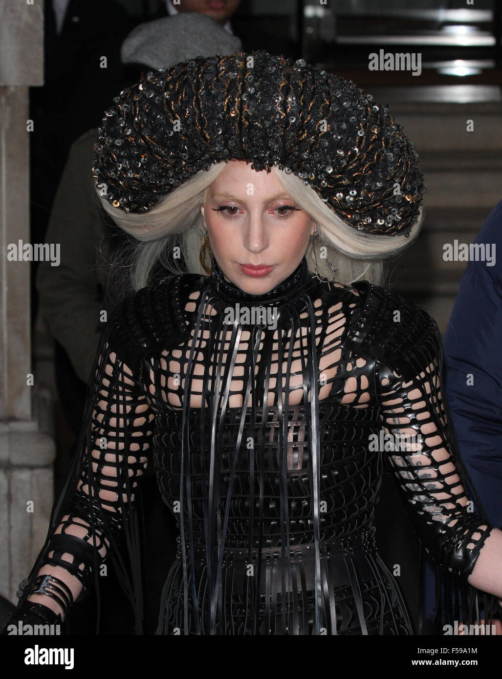 Lady Gaga verlassen ihr Hotel auf 2013 in London zu sehen. Stockfoto