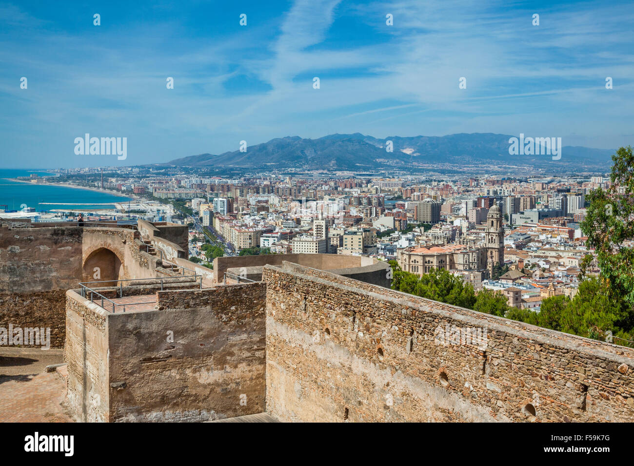 Spanien, Andalusien, Provinz Malaga, Blick auf Malaga Stadt von den Wällen des Castillo de Gibralfaro Stockfoto