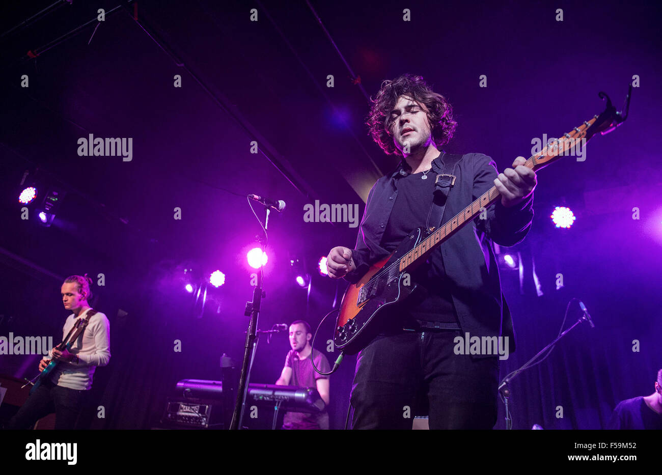 Manchester, UK. 30. Oktober 2015. Amber Run erklingt in Manchesters Club Academy, Manchester auf ihrer komplett ausverkauften UK tour 30.10.2015 Credit: Gary Mather/Alamy Live News Stockfoto