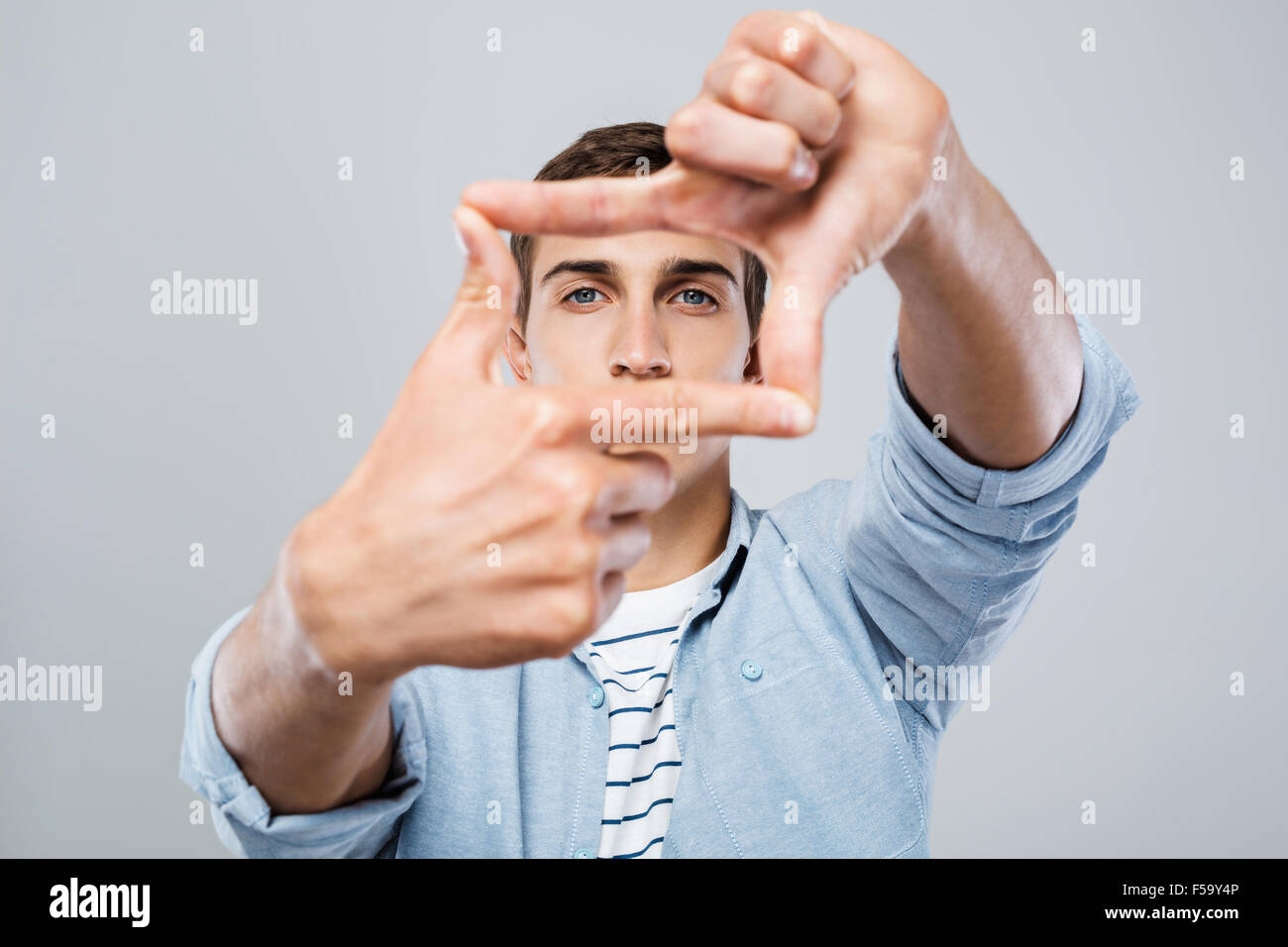 Konzept für stilvolle junger Mann Stockfoto