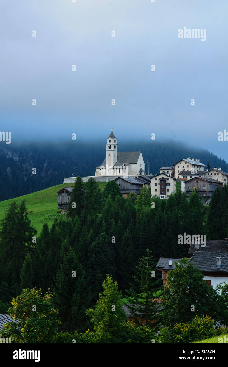 Schöne Dorf von Colle Santa Lucia in den Dolomiten, Italien Stockfoto