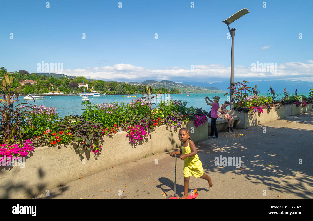 Freizeit am Wasser der am Genfer See, Hafen Ouchy in Lausanne, Schweiz. Stockfoto