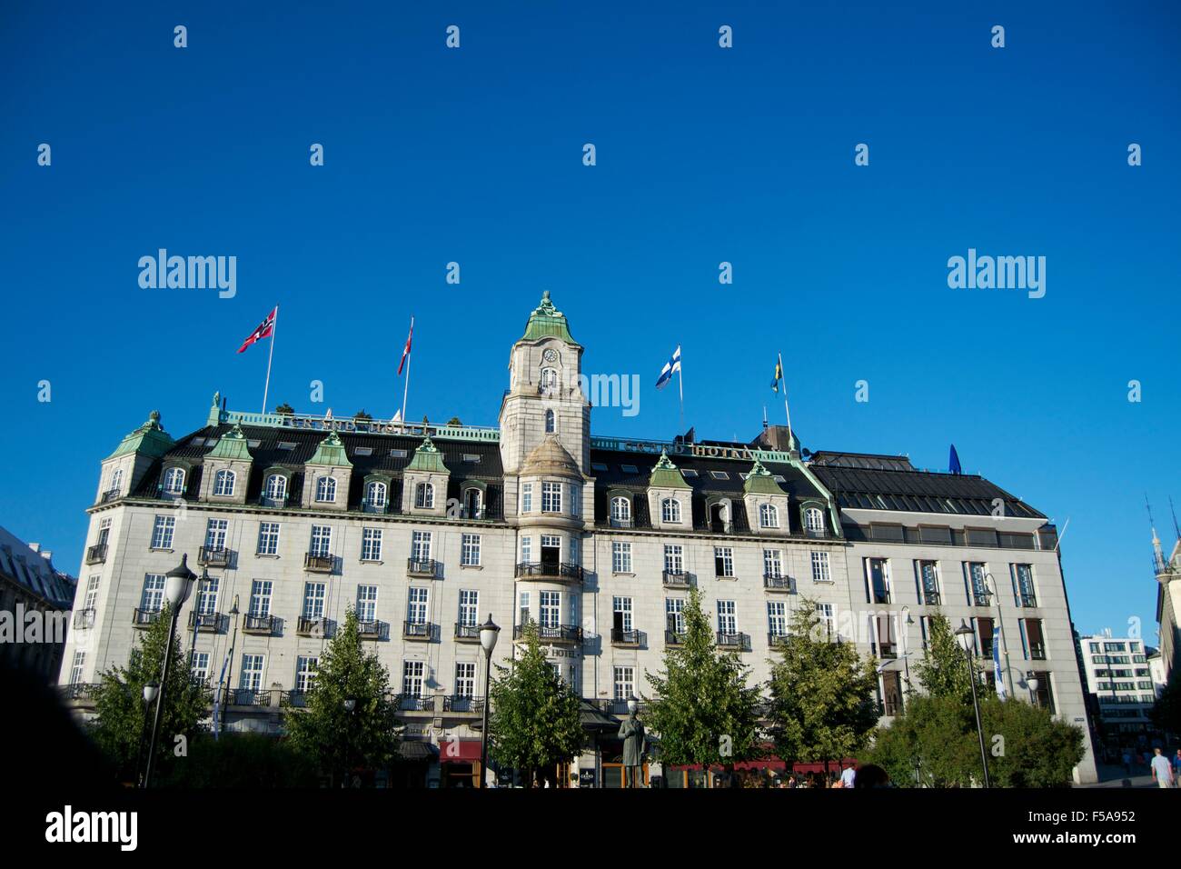 Oslo City Center Plaza Gebäude Touristen beliebt Stockfoto