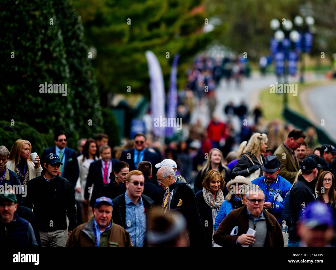 Lexington, Kentucky, USA. 31. Oktober 2015. 31. Oktober 2015: Szenen aus rund um die Strecke bei Keeneland Race Course in Lexington, Kentucky am 31. Oktober 2015. Scott Serio/ESW/CSM/Alamy Live-Nachrichten Stockfoto