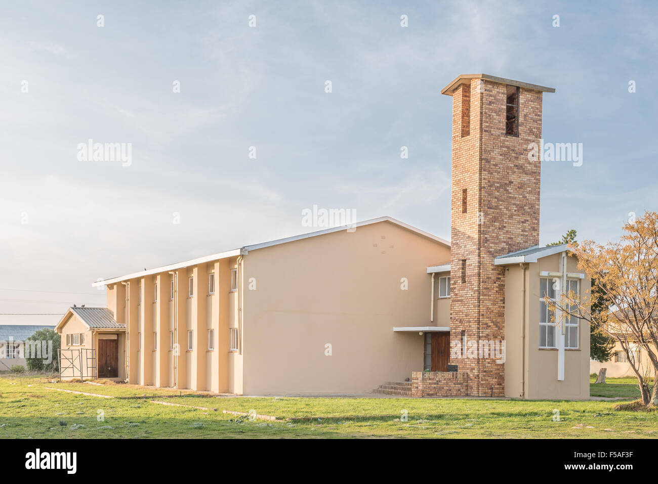 NIEUWOUDTVILLE, Südafrika - 11. August 2015: Die reformierte Kirche in Nieuwoudtville in der Region der nördlichen Kap Hantam Stockfoto
