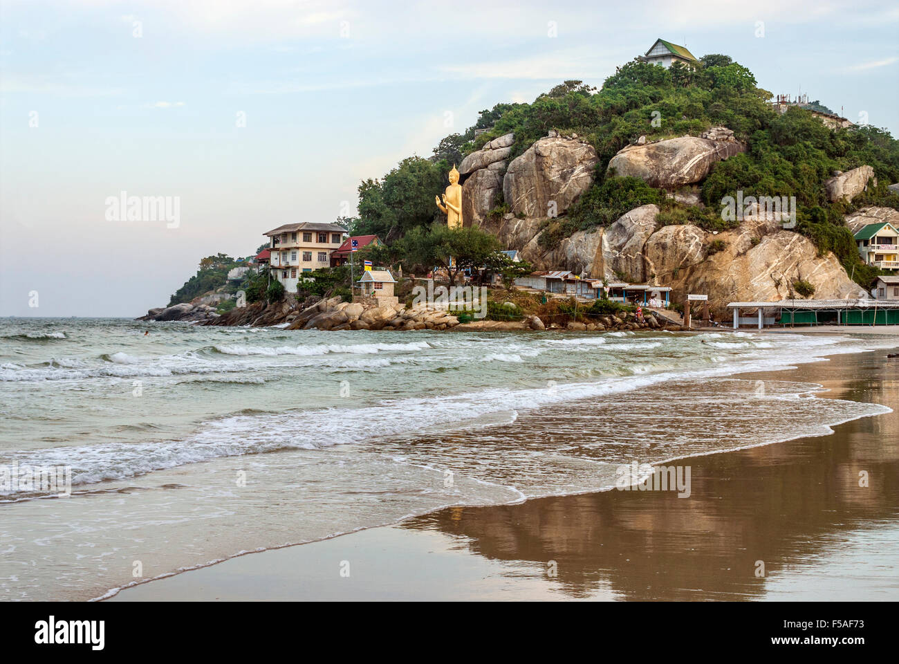 Buddha-Statue im Wat Khao Takiab, Hua hin, Thailand Stockfoto