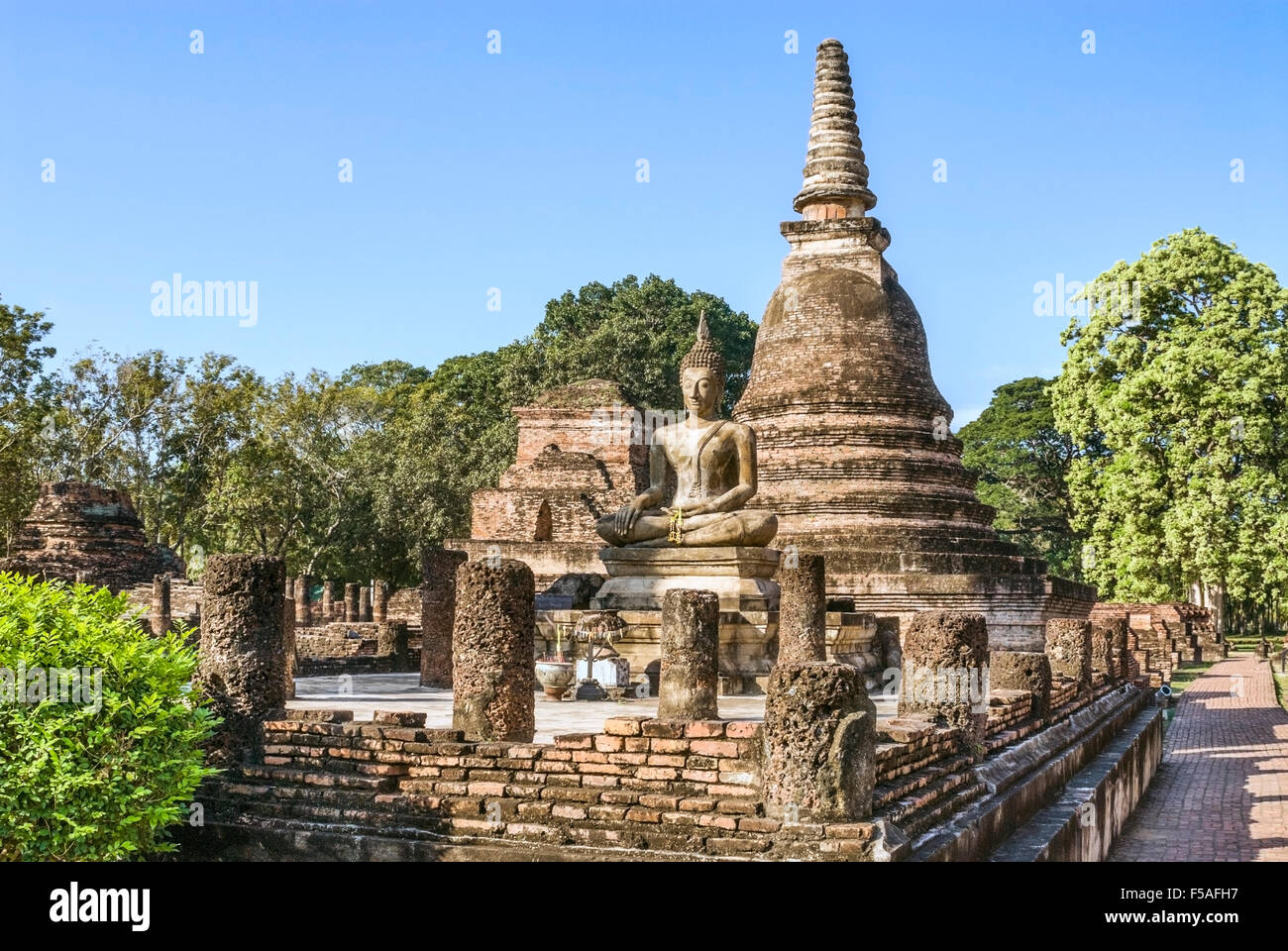 Wat Mahathat, Sukhothai historischen Park, Thailand Stockfoto