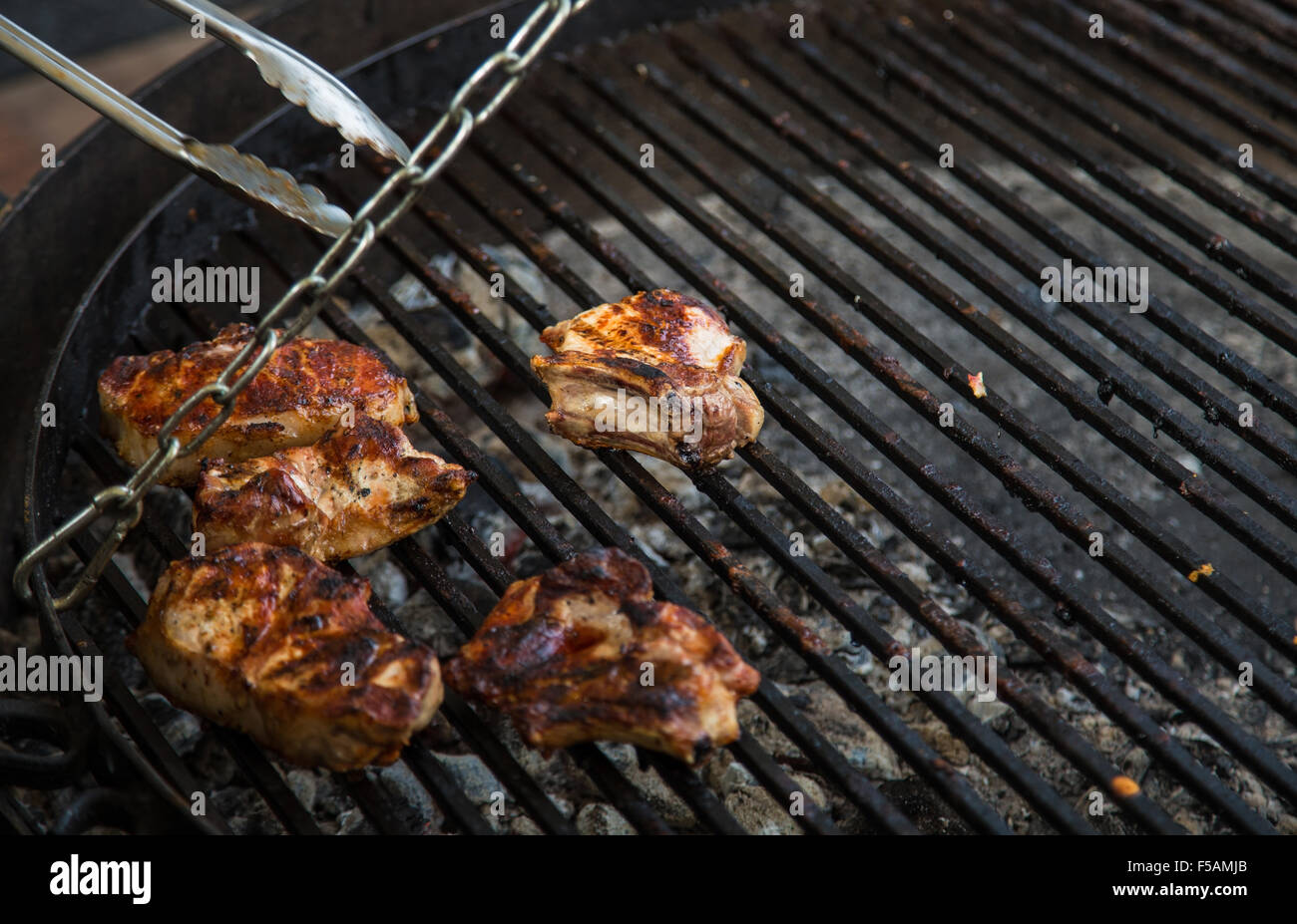 Rippen auf dem grill Stockfoto