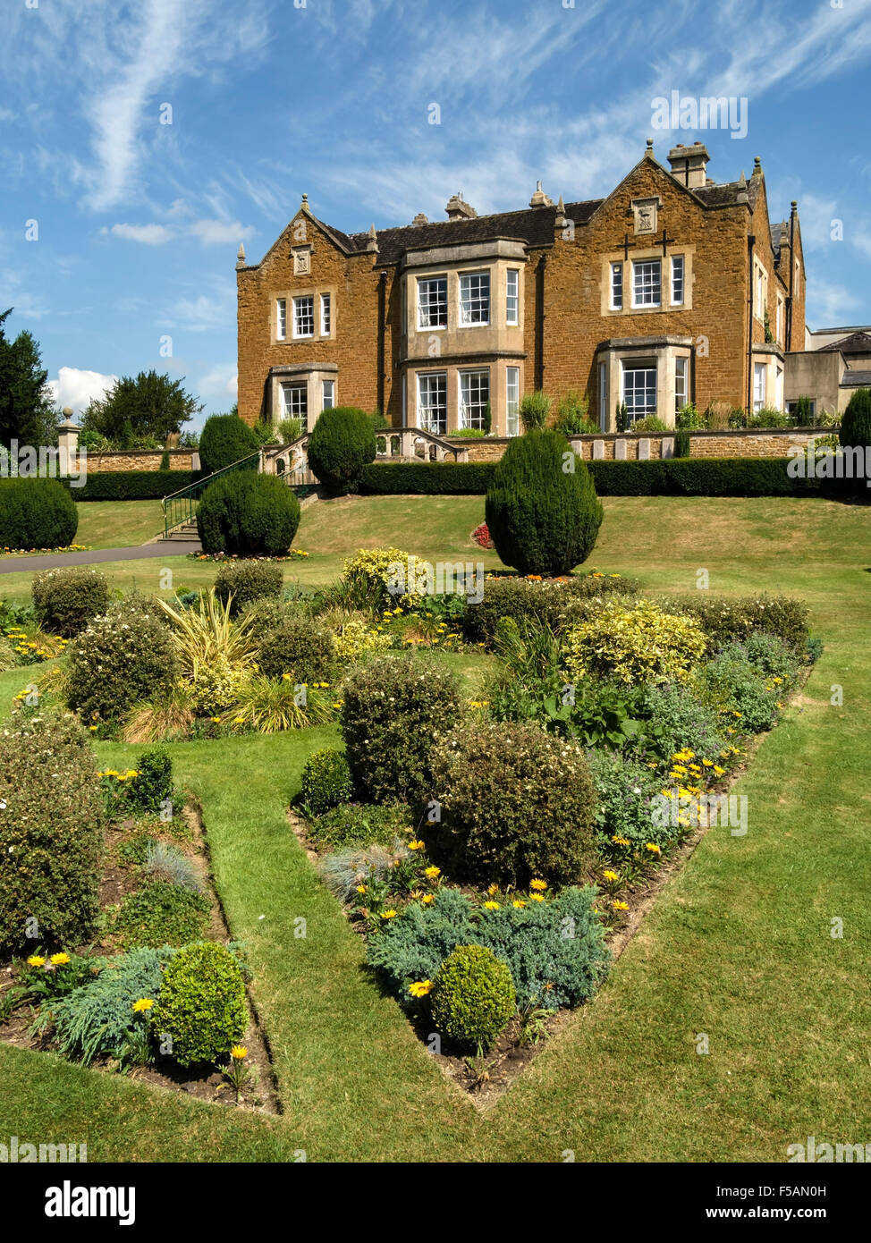 Egerton Lodge und Memorial Gardens, Melton Mowbray, Leicestershire, England, UK. Stockfoto