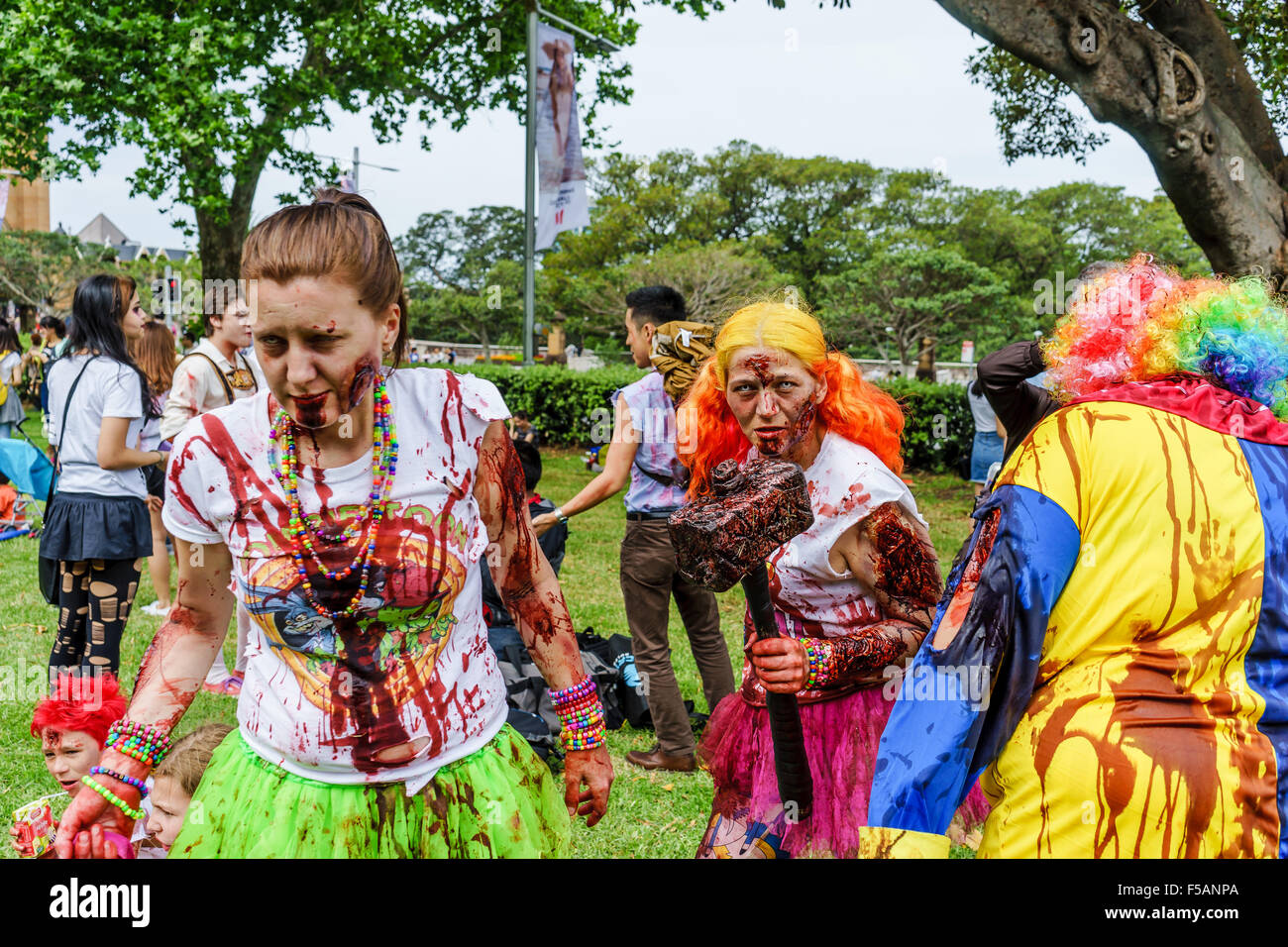 Sydney Zombie Walk on Halloween wirft Gesundheitsbewusstsein für The Brain Foundation. 31. Oktober 2015. Stockfoto