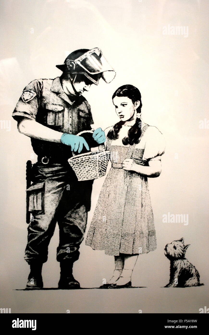 Banksy Kunstwerk auf dem Display an Outpost, Kunst aus der Straßen-Ausstellung auf Cockatoo Island in Sydney, Australien. Stockfoto