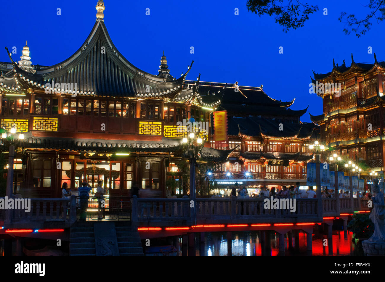 Yuyuan oder Altstadt in Shanghai Yu Garden (Jade Garden). Halle der Jade Pracht in Yu-Garten (Garten der Glückseligkeit oder Ga Stockfoto