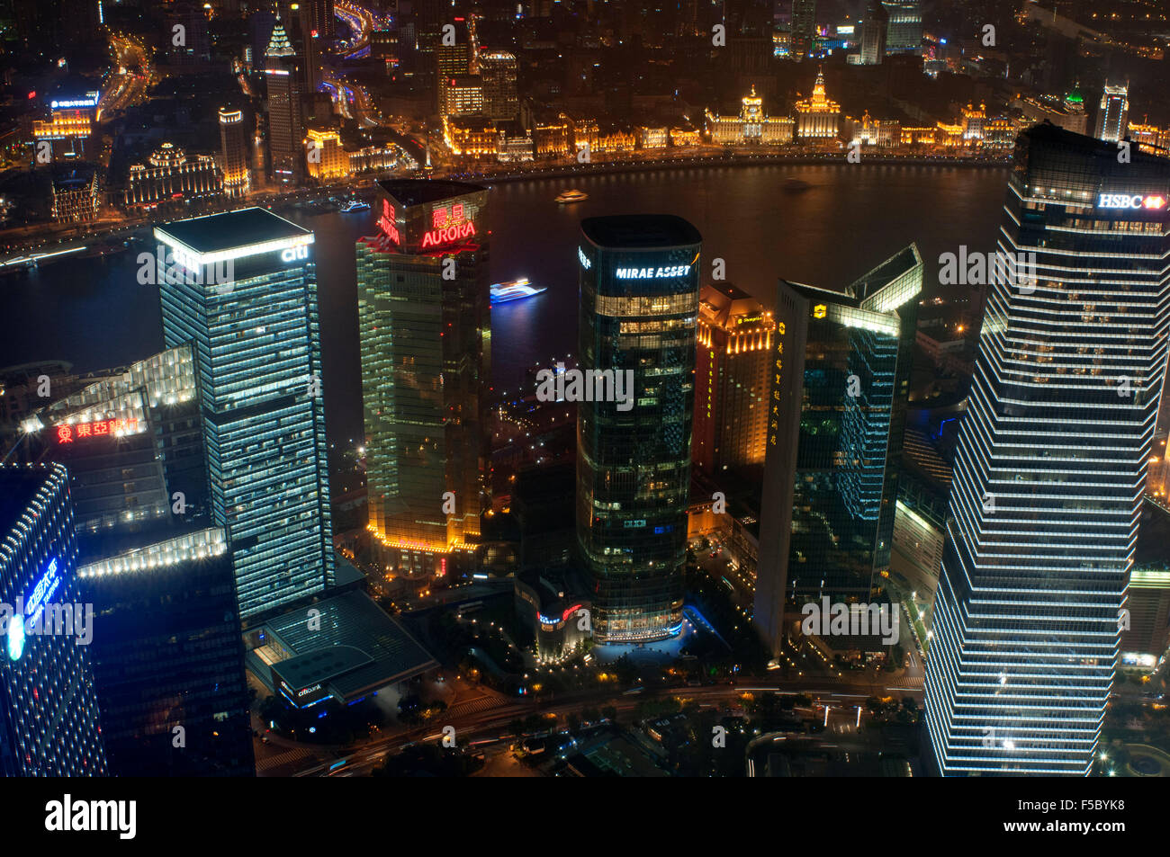Aussicht von der World Finance Tower, Shanghai, ChinaCityscape, Blick auf den Huangpu-Fluss, der Bund, Puxi, und finanzielle City, München Stockfoto