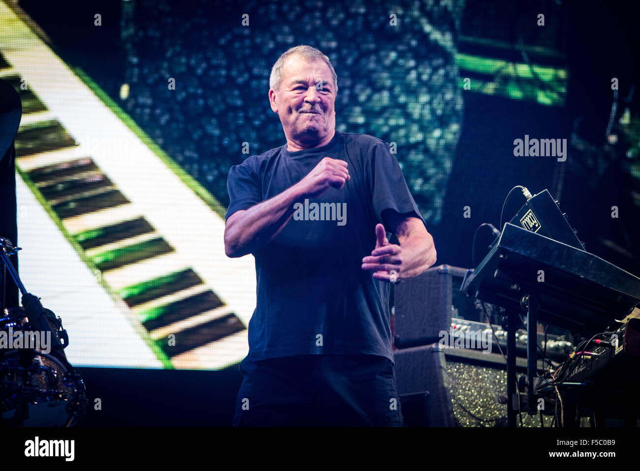 Italien. 31. Oktober 2015. Ian Gillan der englischen Rockband Deep Purple im Bild auf der Bühne, wie sie live im Mediolanum Forum Assago in Mailand auftreten. © Roberto Finizio/Pacific Press/Alamy Live-Nachrichten Stockfoto