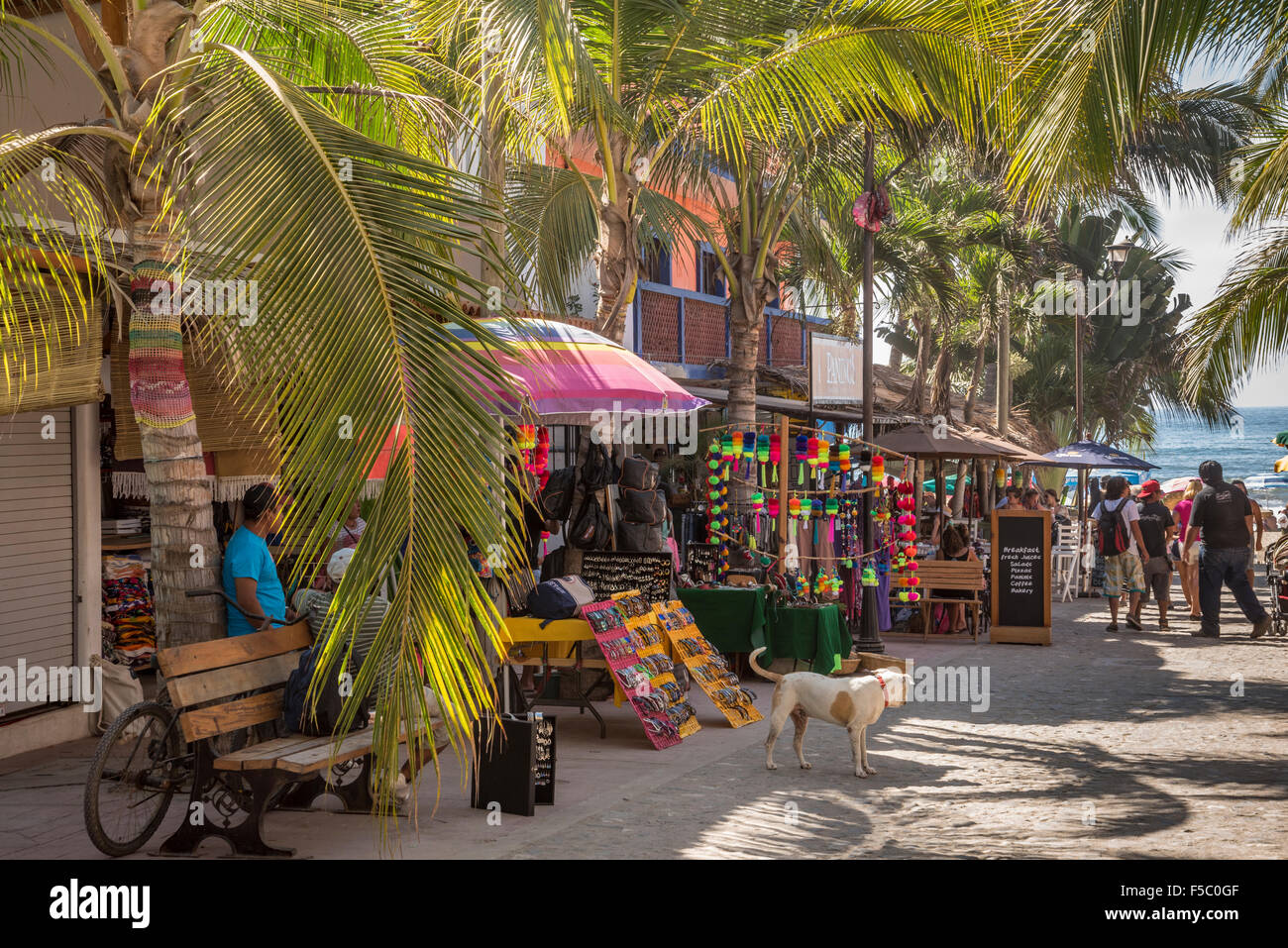 Straßenszene, Sayulita, Riviera Nayarit, Mexiko. Stockfoto