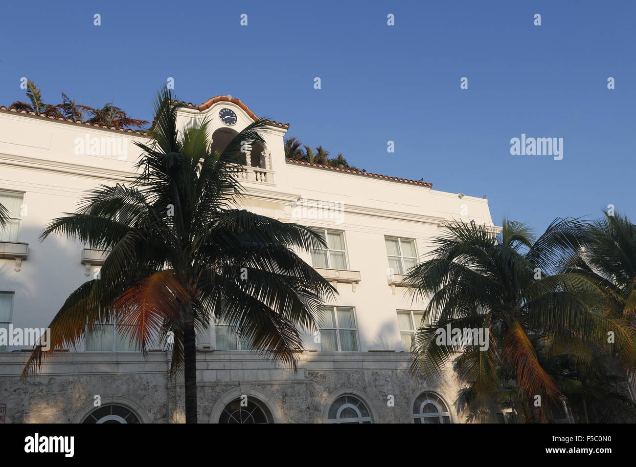 Historische Kunst-Deco-Gebäude am Ocean Drive, Miami Beach, FL Stockfoto
