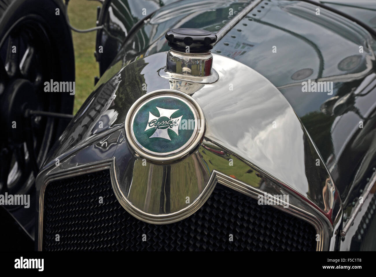 Abzeichen Sie auf Heizkörper auf 1923 Crossley 19,6 klassische Sportwagen Stockfoto